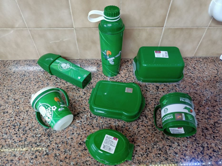 Tupperware copos garrafa talheres do clube Palmeiras casa quarto apart