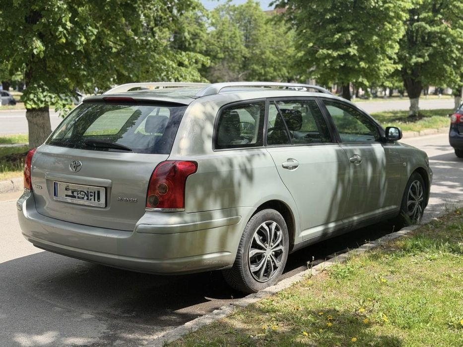 Toyota Avensis 2.0 дізель гарний стан