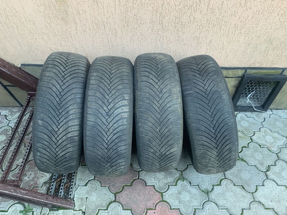 Всесезонні  шини 215 65 16