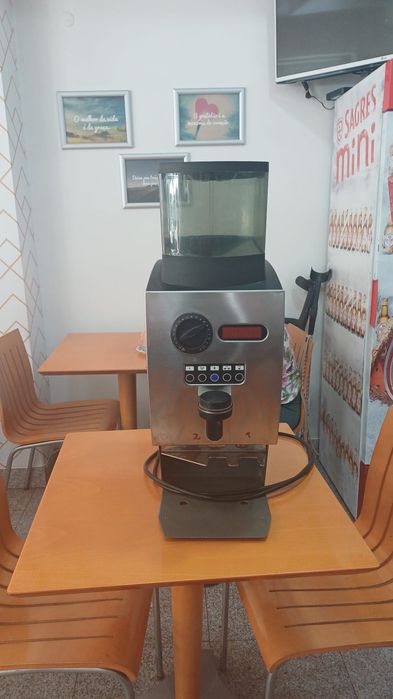 Moinho de café automático Azkoyen M01