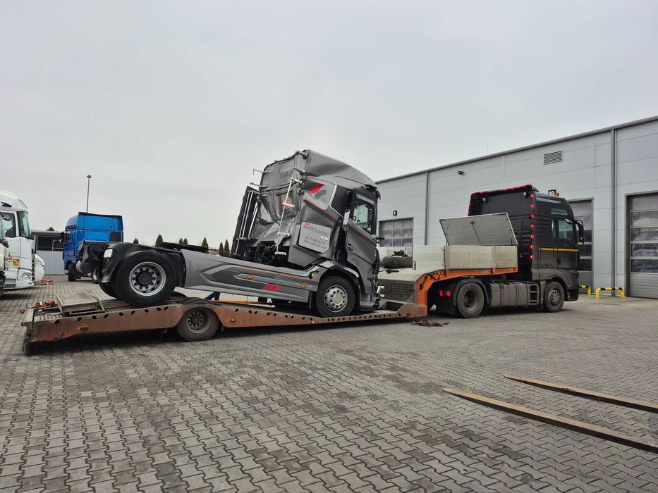 Transport maszyn,ciągników siodlowych,niskpodwoziowy