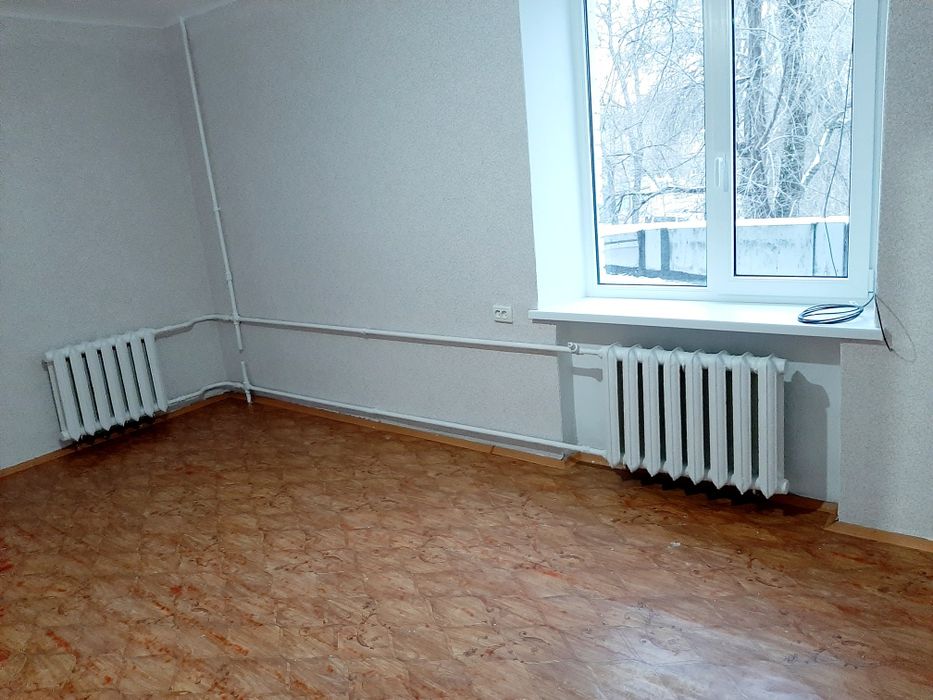 Ціна за 2 кімнати в гуртожитку, 18+7,виведені в одиницю, вільні,Сталев