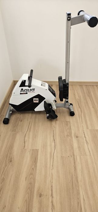Maquina de Remo dobrável BH AQUO