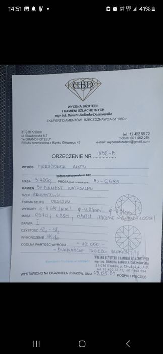 Pierścionek z diamentem