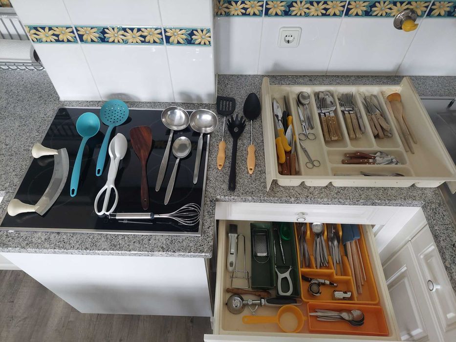 Conjunto de Utensílios de Cozinha + 2 Tábuas de corte (OFERTA)