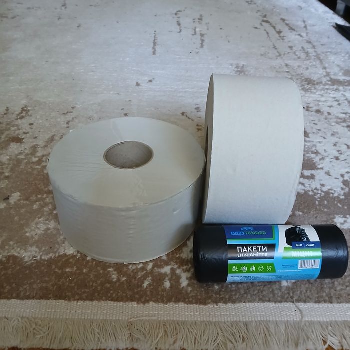 Мусорные пакеты, Туалетная бумага