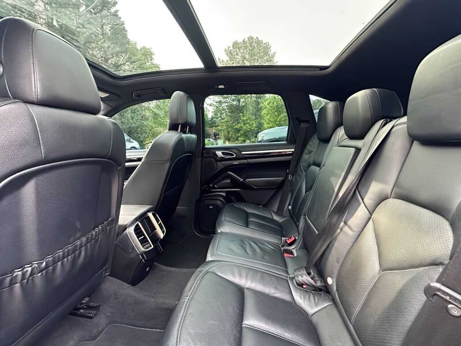Porsche Cayenne      2017