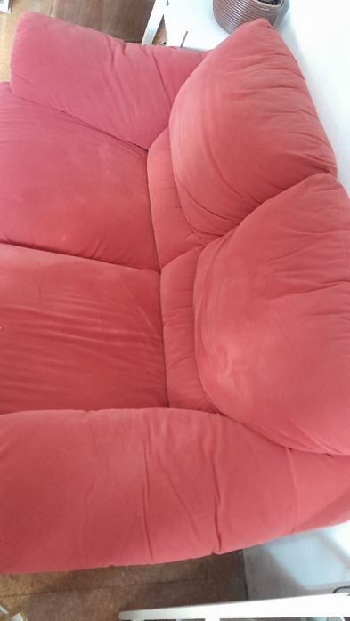 Sofá 2 lugares vermelho
