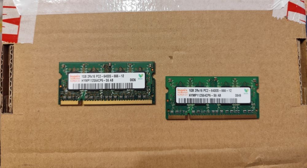 Pamięć RAM Hynix / 2 x 1 GB / DDR2 / 800 MHz / SO-DIMM