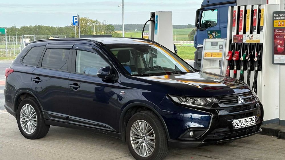 Mitsubishi Outlander III 3.0 V6 4x4 LPG • 2016 • Bogata wersja. Dopracowany w każdym detalu