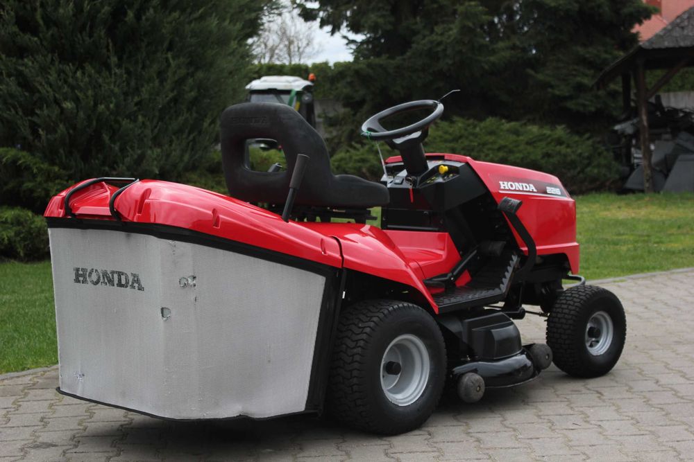 Honda 2216 V2  TRAKTOREK Kosiarka