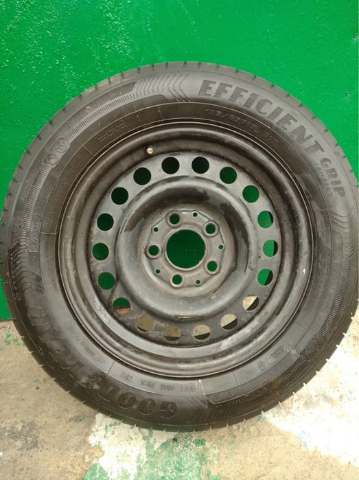 продам колесо, r 15 195/ 65 з резиною протектор 3-3.5 мм 1