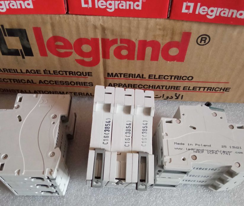 Переделанный 3-х фазный автомат  Legrand 10/16/20--40А