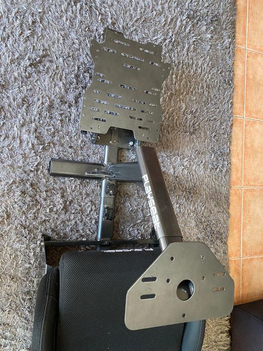 Cadeira Gaming c/ suporte para volante Playseat