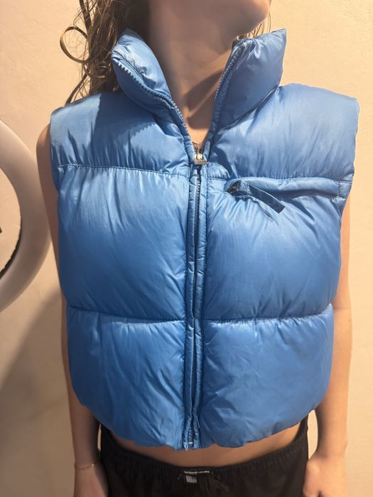 Жилетка на холлофайбері Bershka