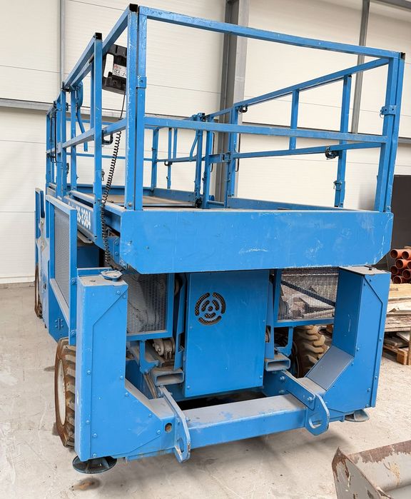 podnośnik terenowy Gienie GS 3384