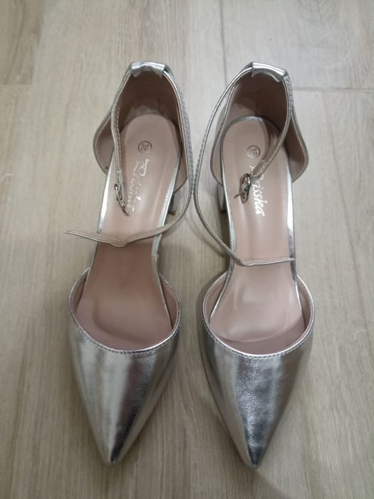 Sapatos senhora prateados