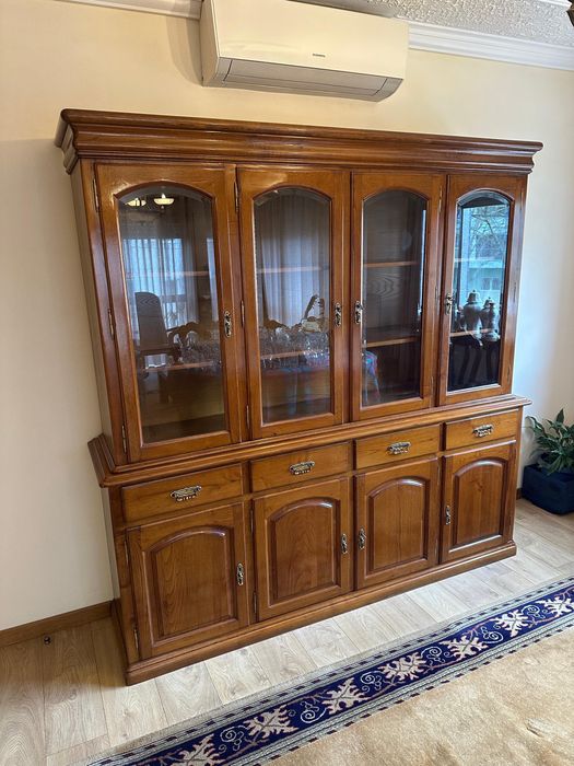 Mobilia de sala, madeira maciça, como nova