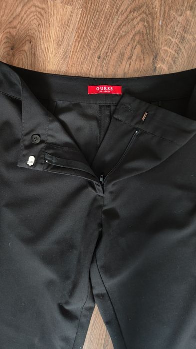 Spodnie materiałowe z lampasem Guess