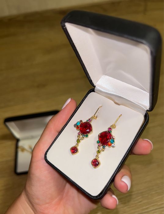 Набір прикрас (обручка, сережки, кольє)