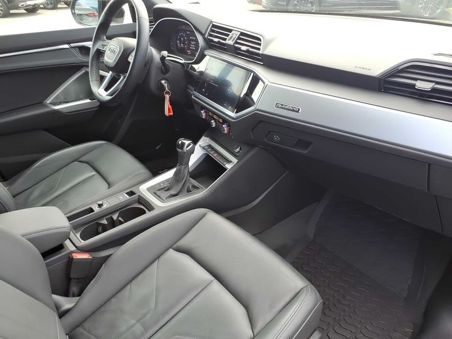 Audi Q3      2019