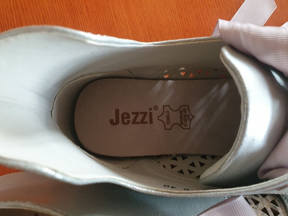 Półbuty botki  damskie 40 Jezzi