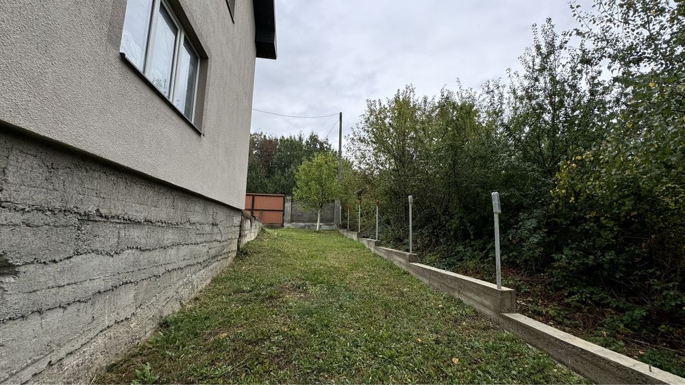 Продається двоповерховий будинок, с. Барвінок, вул. Виноградна!