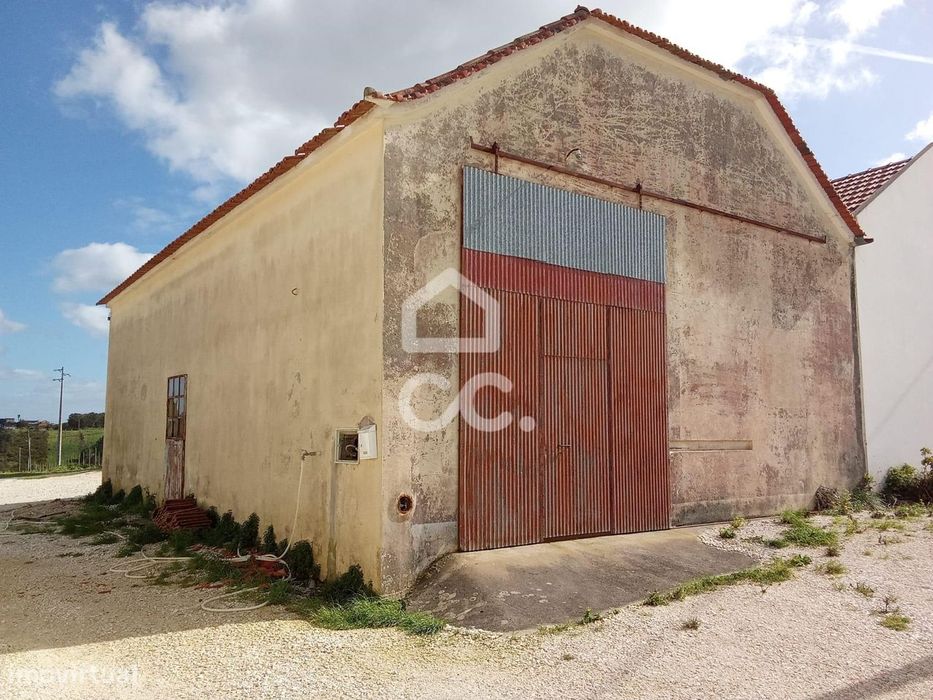 Armazém para arrendamento em Capeleira, Óbidos