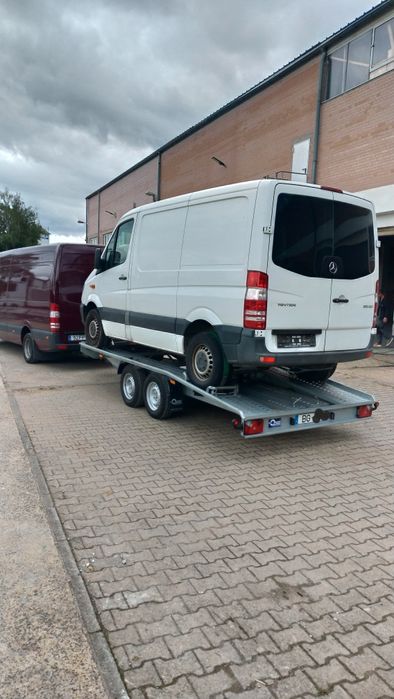Atrelado porta carros Blyss 450x210cm. Peso brutto rebocavel 3000kg.