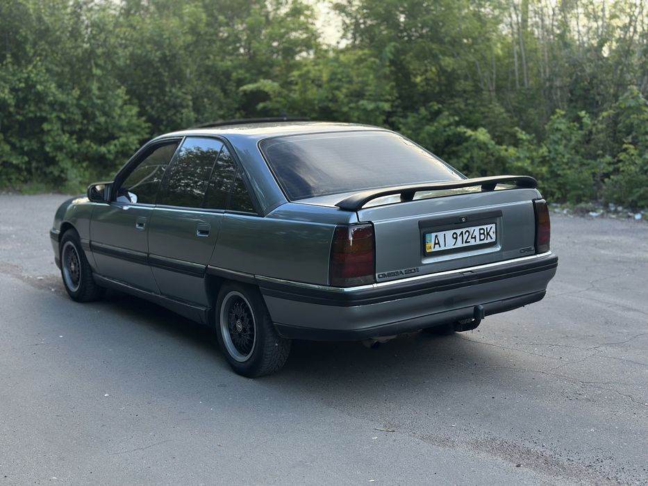 Продам OPEL Omega A 2.0i газ/бензин