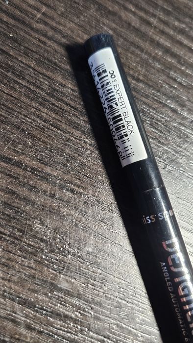 Miss Sporty - 24hr Designer, 001 Expert Black. Kredka do oczu.