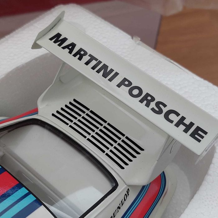Miniatura Porsche 911 (964) RSR 3.8 #909 Martini 1993 GT Spirit 1:18