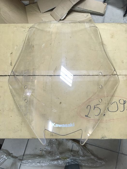Szyba Kawasaki GTR1400