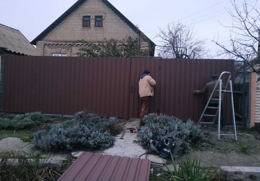 Зобори з профлиста. Жалюзі. Ворота відкатні. Калітки