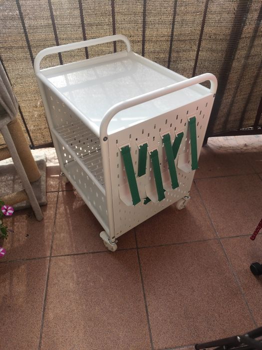 Regał na kołkach IKEA