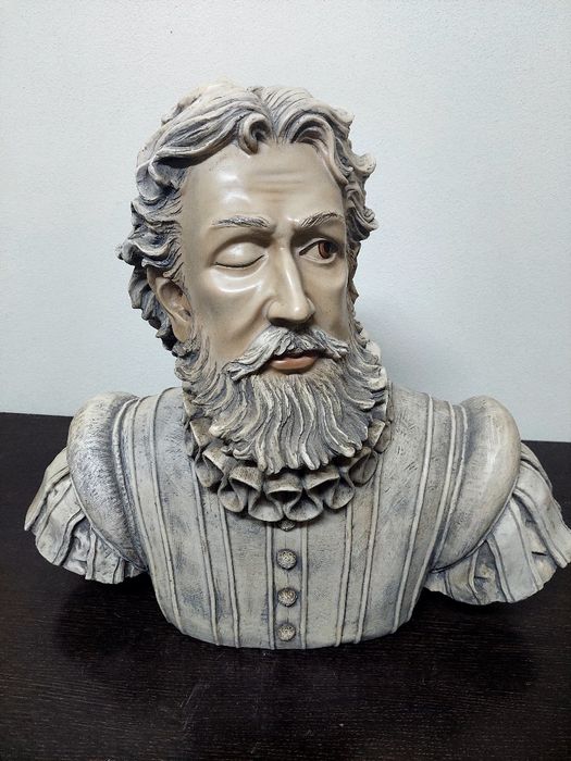 Busto Camões em marfinite