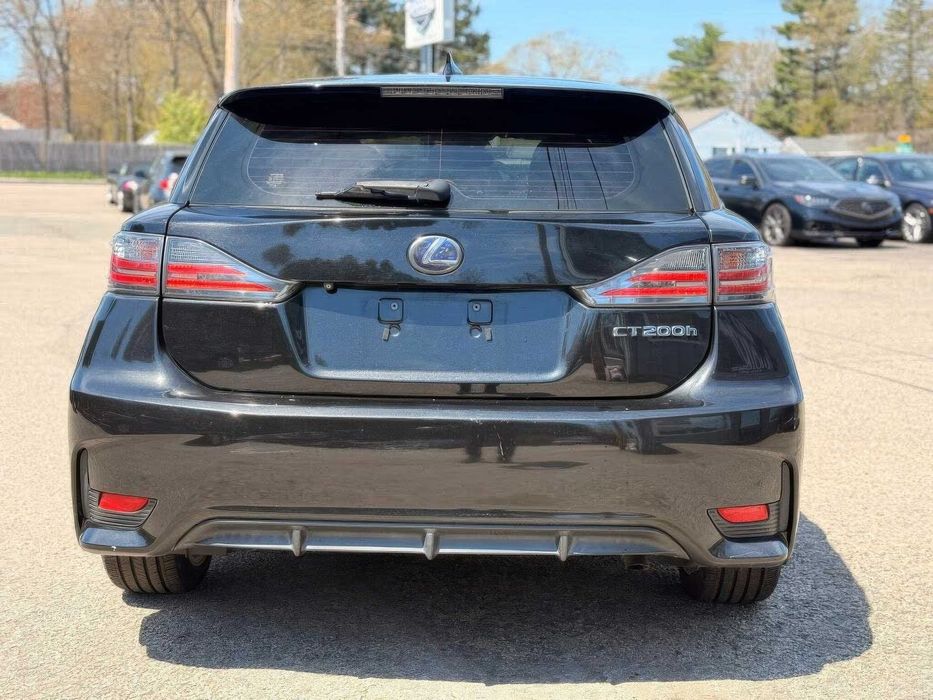 Lexus CT 200h      2017