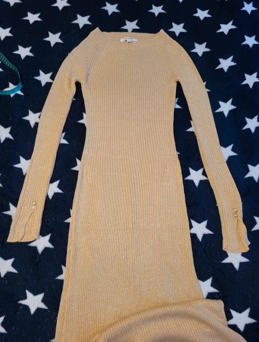 Reserved sukienka midi | beżowa | połyskująca nić | M | elegancka