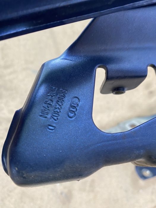 Петлі петля капота завіс кронштейн Audi A4 B8 8K08K0823301D 8K0823302D