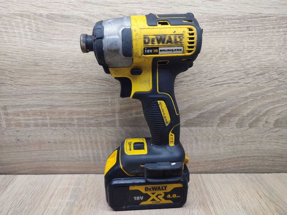 Zakrętarka Dewalt DCF 887 + akumulator 4.0Ah