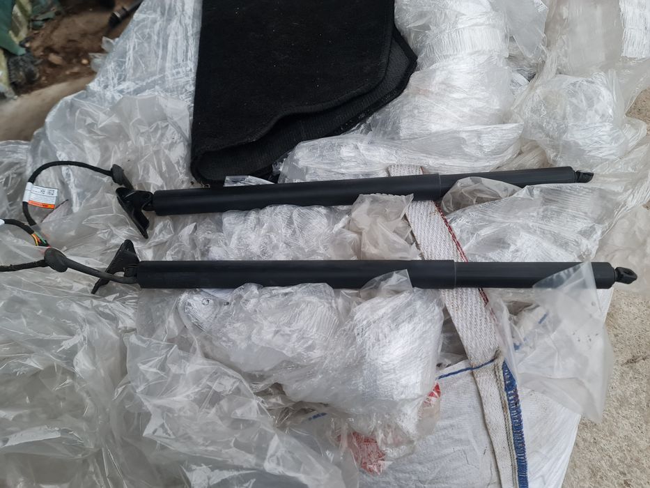 Silownik klapy bagaznika hyundai santa fe 2018 r .