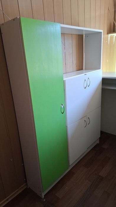 Шафа в кімнату,перукарні