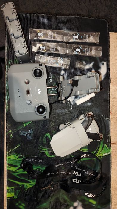Dron DJI mini 2 plus gadżety