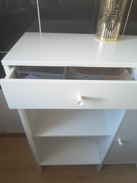 Szafka kredens  białą Ikea BAGGEBO