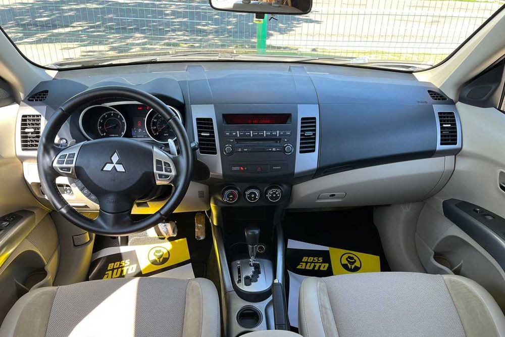Mitsubishi Outlander 2011