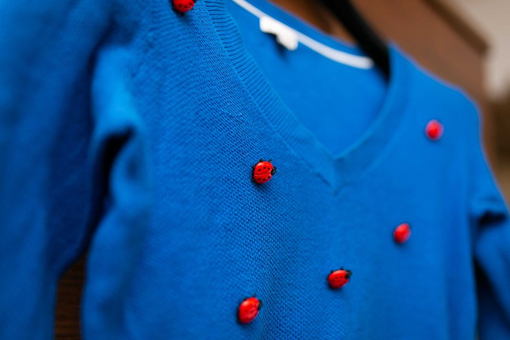 Niebieski sweter w biedronki S