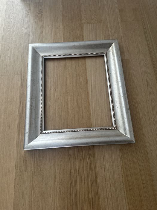 Moldura na cor prata