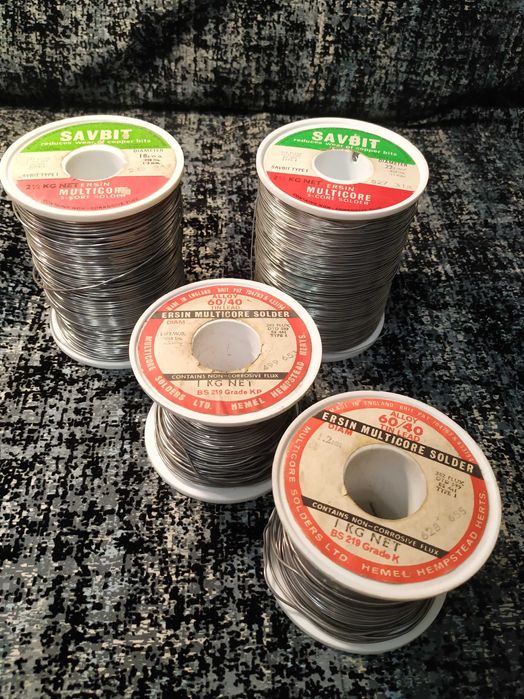 Fio de solda Multicore Ersin e Savbit.