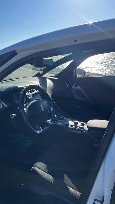 Citroen DS5.