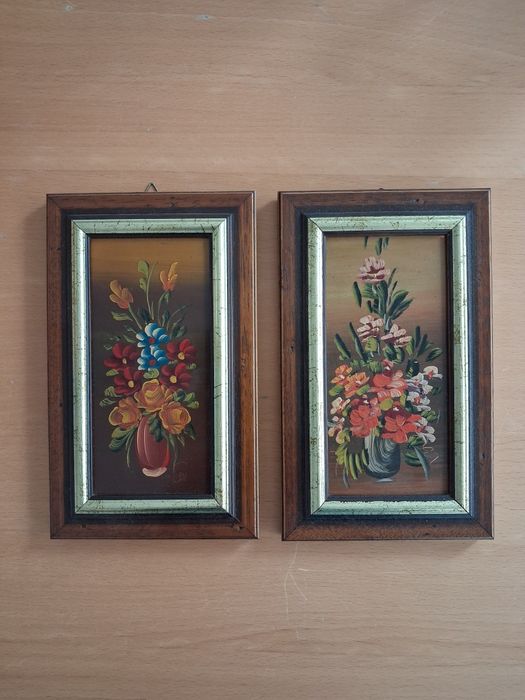 Quadros a óleo com motivos florais